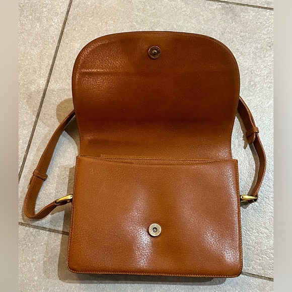 *AUTHENTIC** Gucci Vintage Brown Leather Flap bag - Picture 5 of 12